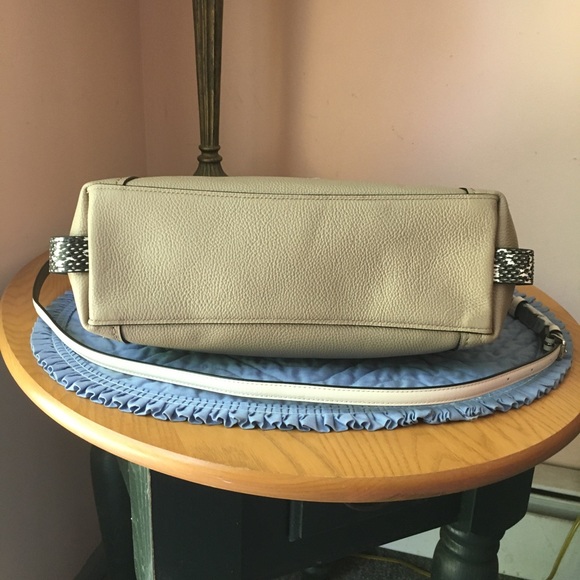 ❌SOLD❌ Coach Colorblock Edie 28 with Snakeskin - Picture 8 of 16